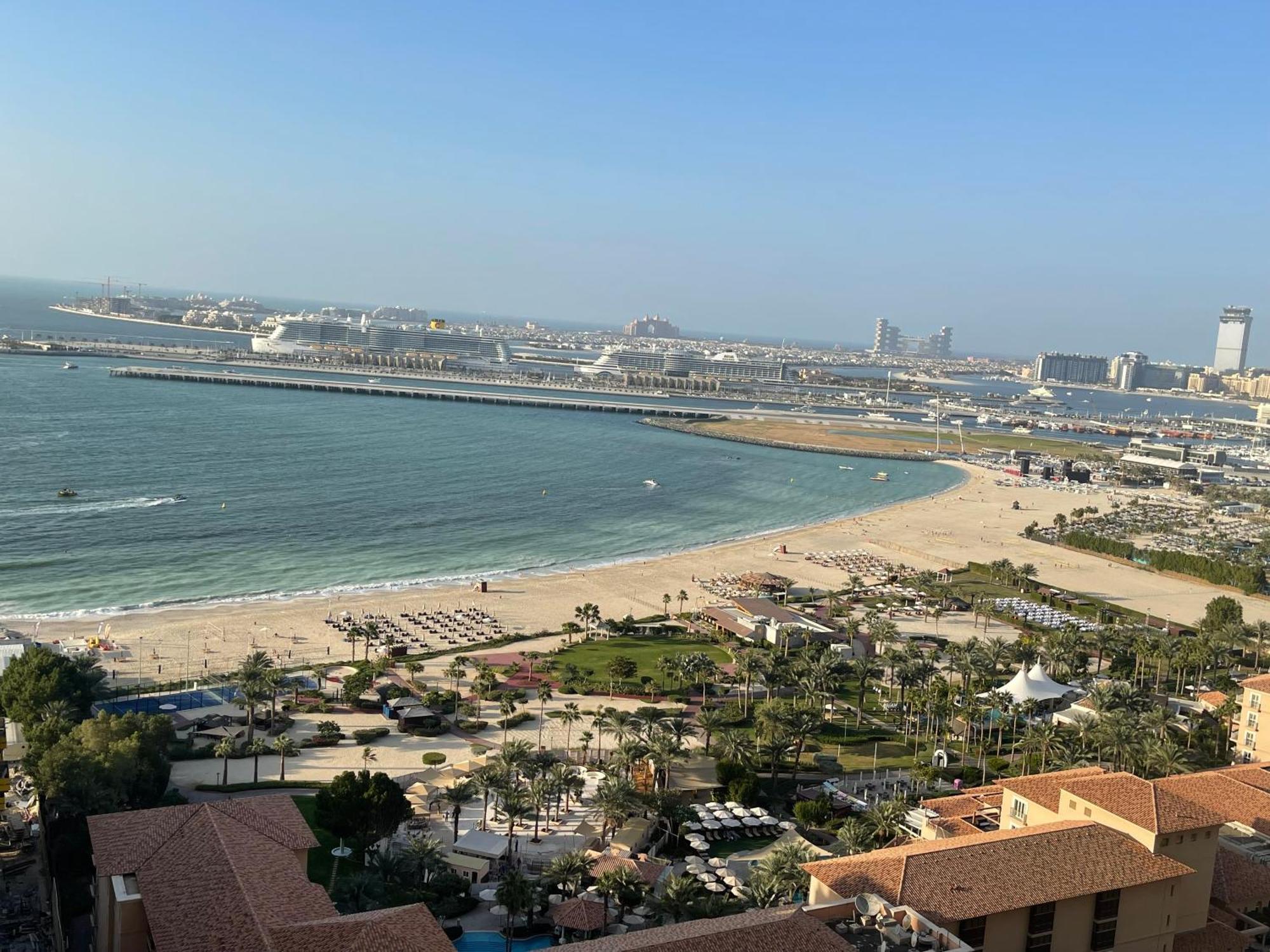 Seaview Beach Hostel Jbr - Walk To Beach - Gym - Pool - Metro Station Дубай Экстерьер фото
