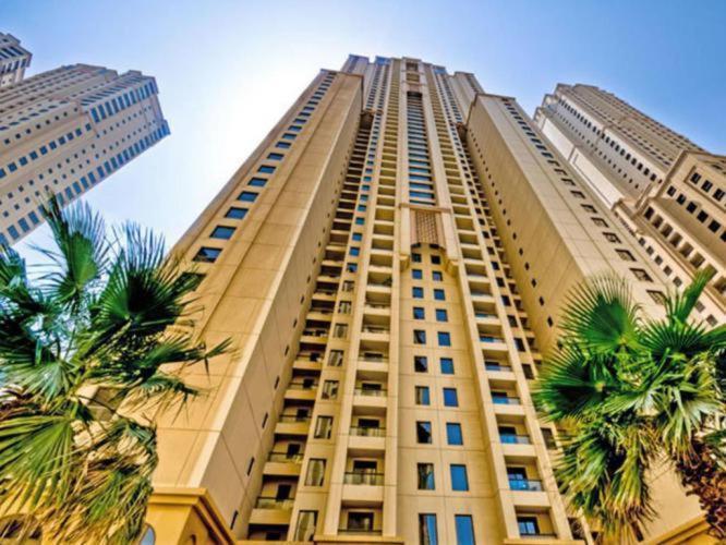 Seaview Beach Hostel Jbr - Walk To Beach - Gym - Pool - Metro Station Дубай Экстерьер фото