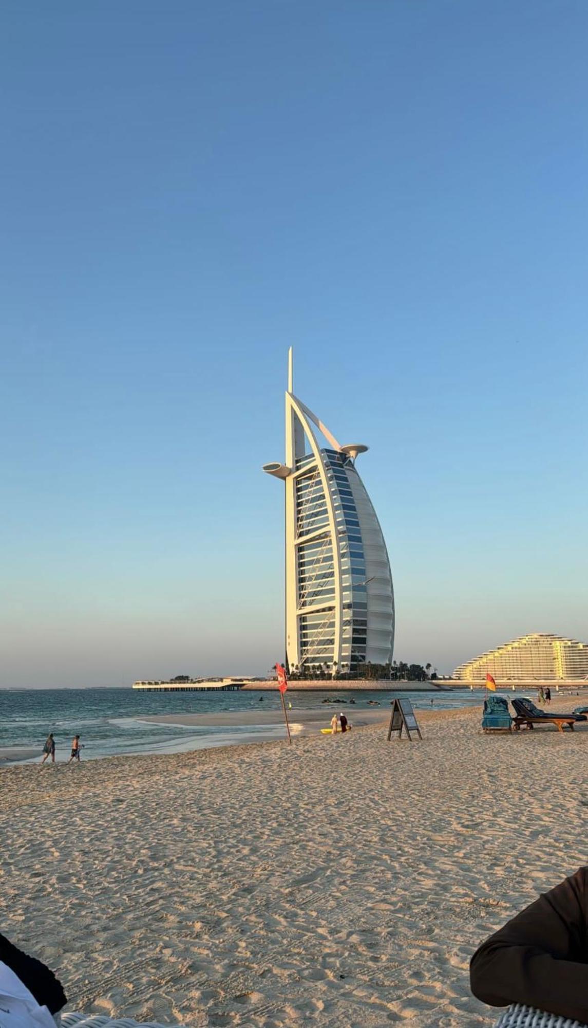 Seaview Beach Hostel Jbr - Walk To Beach - Gym - Pool - Metro Station Дубай Экстерьер фото