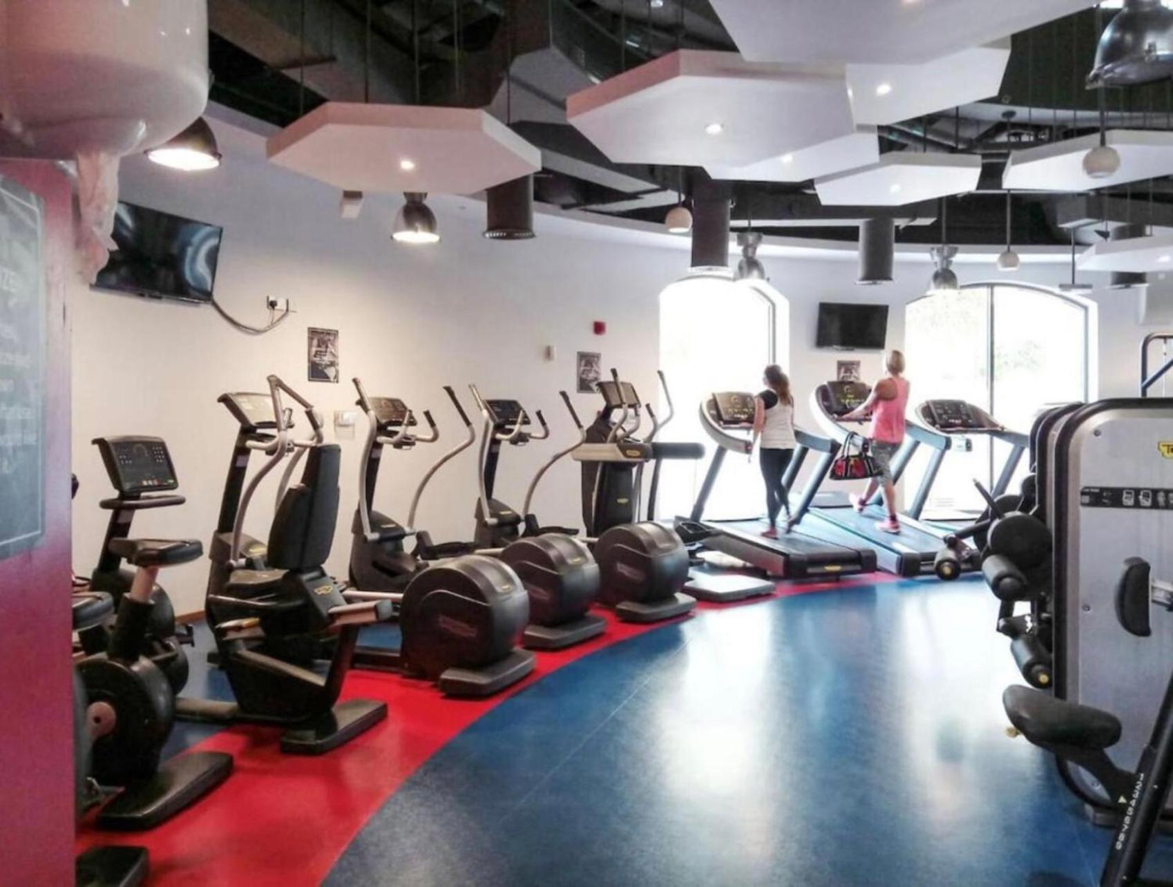 Seaview Beach Hostel Jbr - Walk To Beach - Gym - Pool - Metro Station Дубай Экстерьер фото